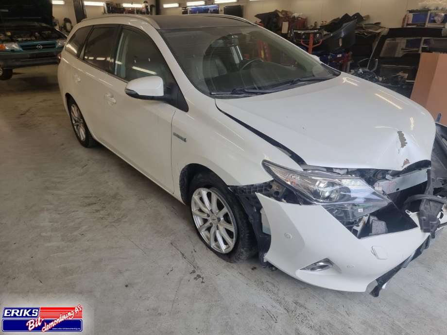 Toyota Auris 2013-2015 (Type II, Fase 1) , Motorkode: 2ZR-FXE, Girkassekode: 