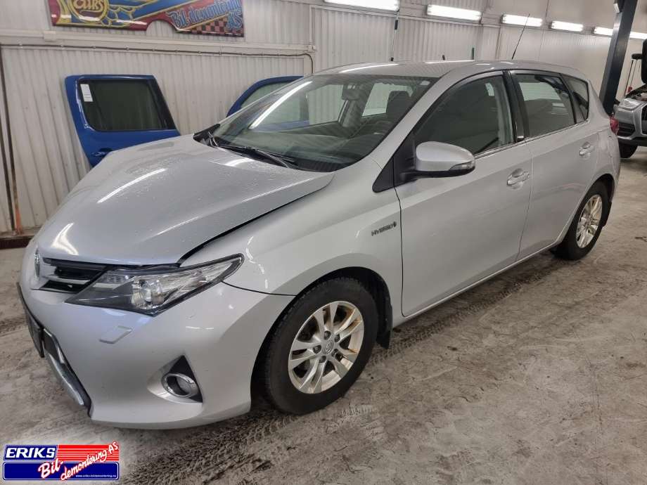 Toyota Auris 2013-2015 (Type II, Fase 1) , Motorkode: 2ZR-FXE, Girkassekode: 