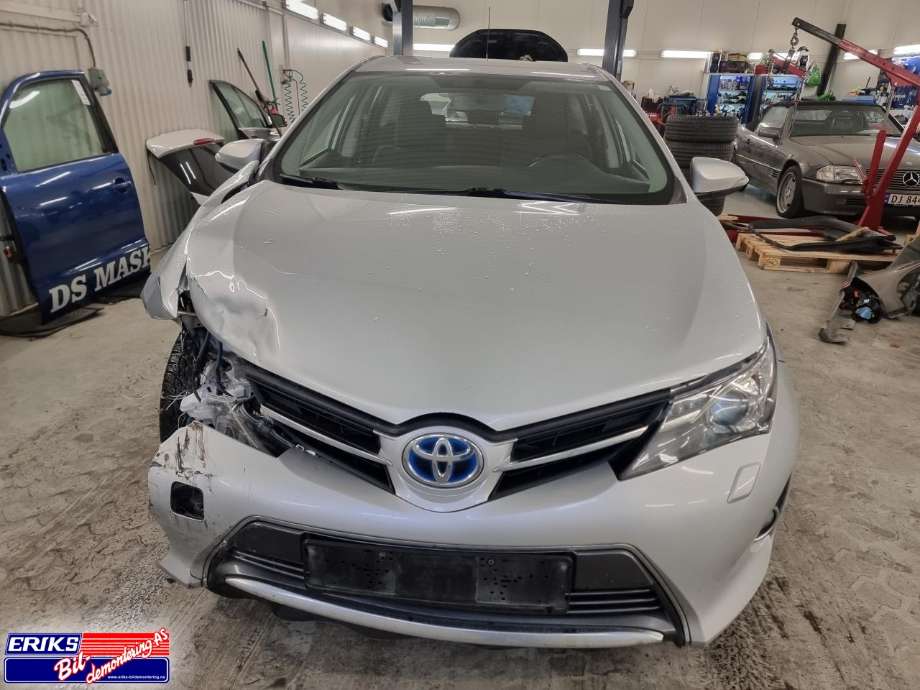 Toyota Auris 2013-2015 (Type II, Fase 1) , Motorkode: 2ZR-FXE, Girkassekode: 