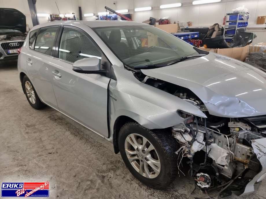Toyota Auris 2013-2015 (Type II, Fase 1) , Motorkode: 2ZR-FXE, Girkassekode: 