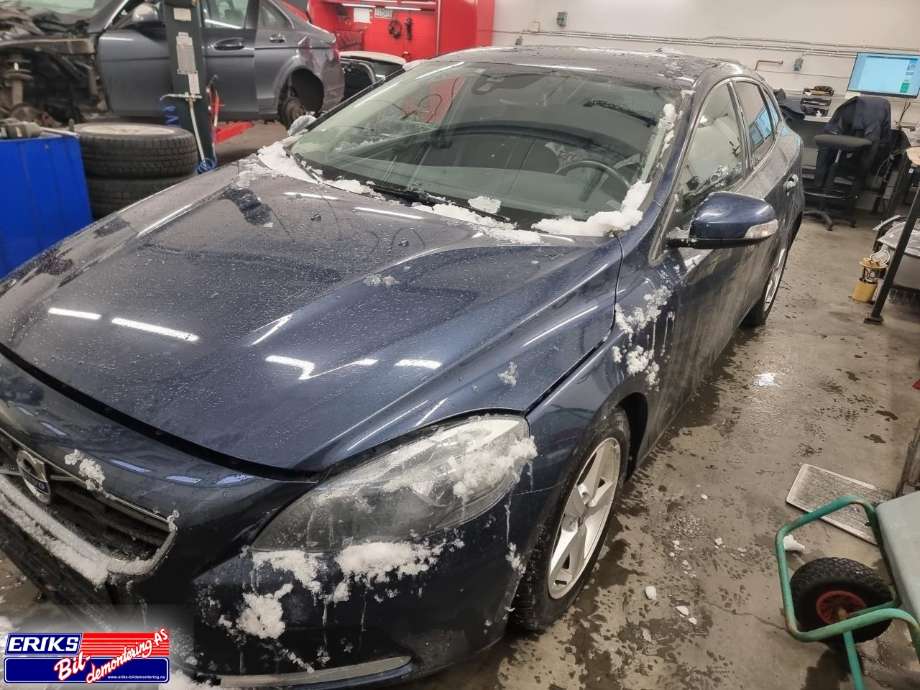 Volvo V40 2012-2019 , Motorkode: D4162T, Girkassekode: