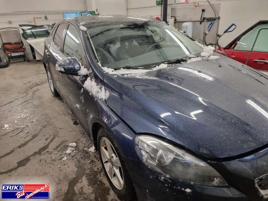 Volvo V40 2012-2019 , Motorkode: D4162T, Girkassekode: