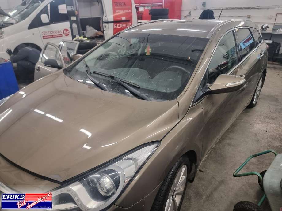 Hyundai i40 2012-2017 , Motorkode: D4FD, Girkassekode: