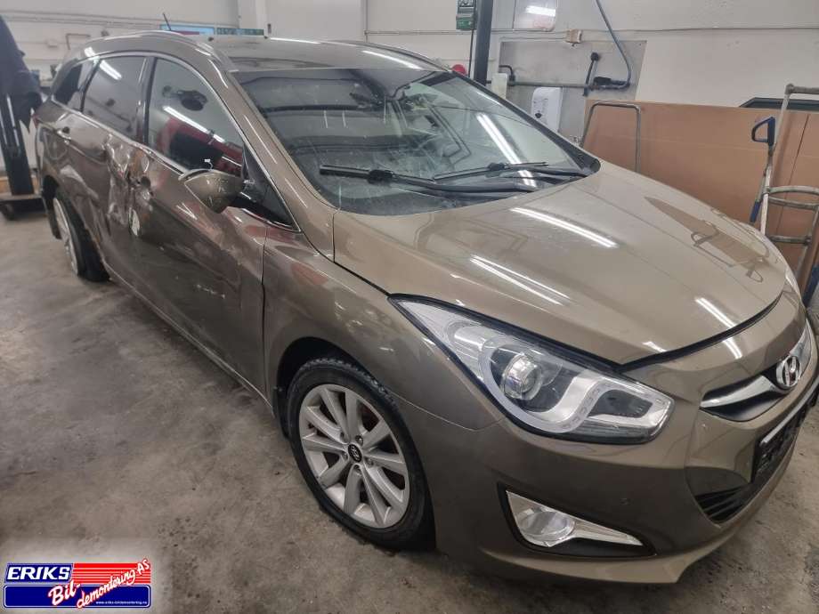 Hyundai i40 2012-2017 , Motorkode: D4FD, Girkassekode: