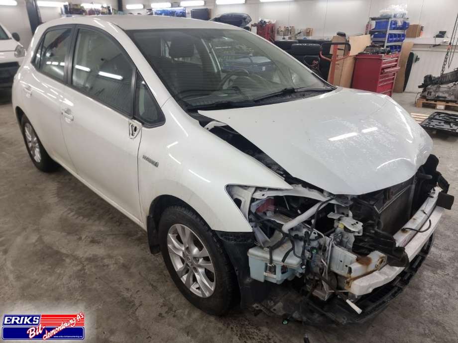 Toyota Auris 2010-2012 (Type I, Fase 2) , Motorkode: 2ZR-FXE, Girkassekode: 