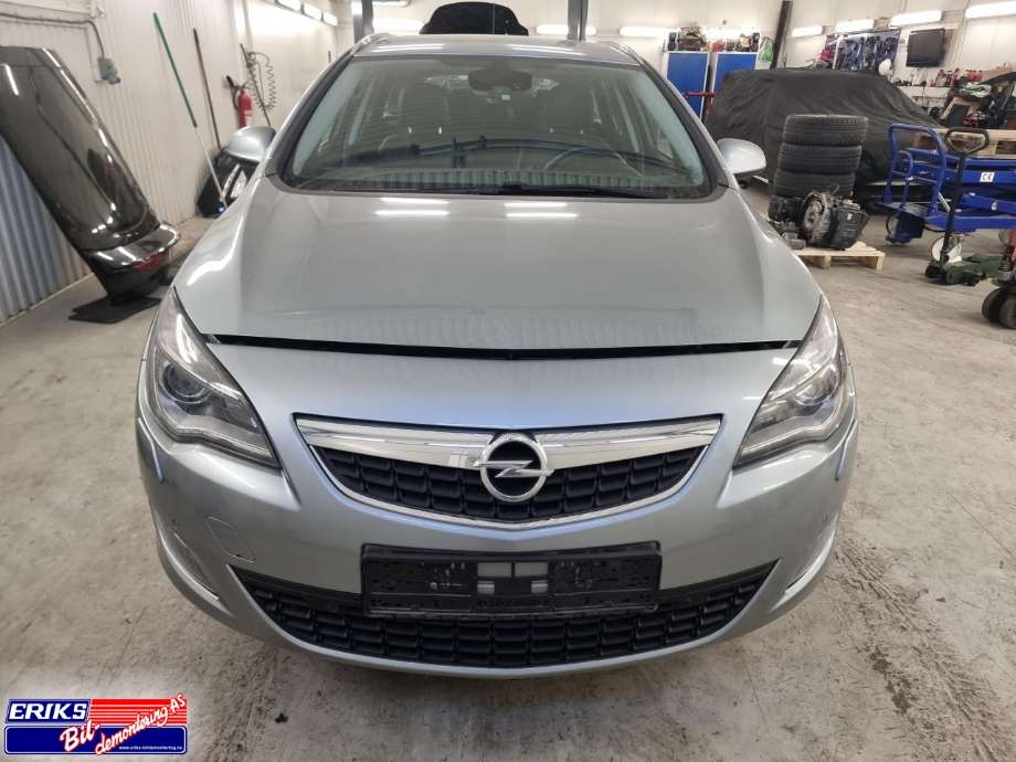 Opel Astra J 2010-2015 , Motorkode: A17DTR, Girkassekode: 