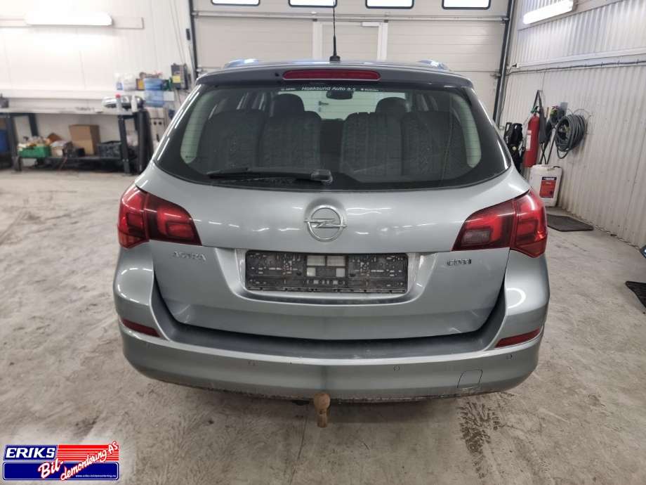 Opel Astra J 2010-2015 , Motorkode: A17DTR, Girkassekode: 