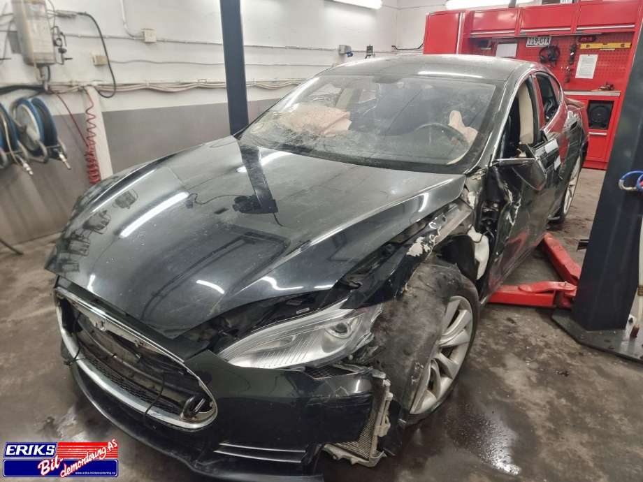 Tesla Model S, 2013-2016 (Fase 1)  delebil , Motorkode: L1S