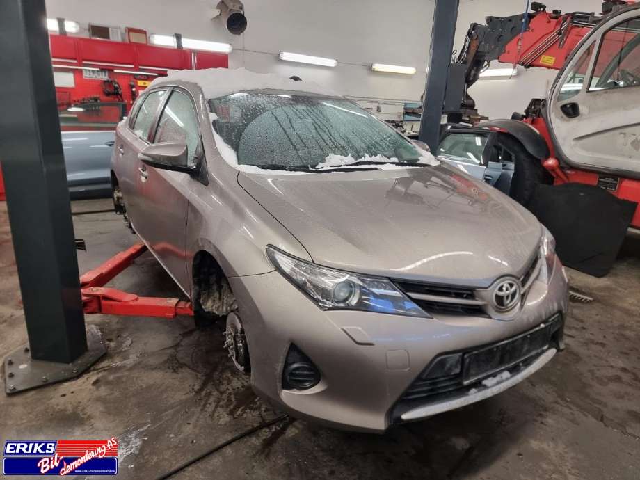 Toyota Auris 2013-2015 (Type II, Fase 1) , Motorkode: 1NR-FE, Girkassekode: 3030002310