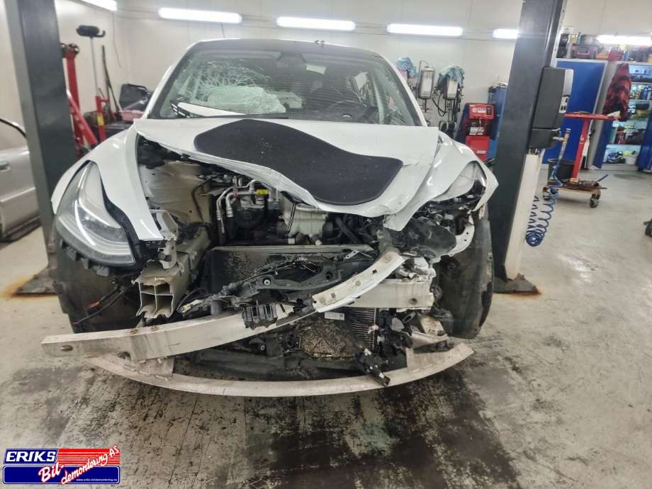 Tesla Model 3 2018-2023 (Fase 1) , Motorkode: 3D3|3D1, Girkassekode: 