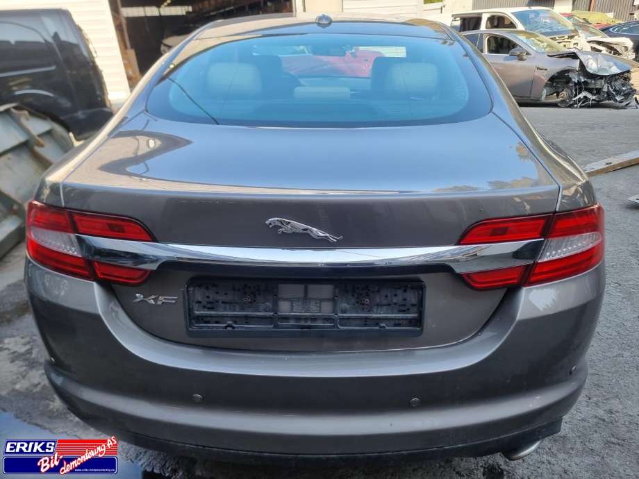 Jaguar XF 2008-2015 (X250) (X250), Motorkode: 224DT, Girkassekode: C2Z13929