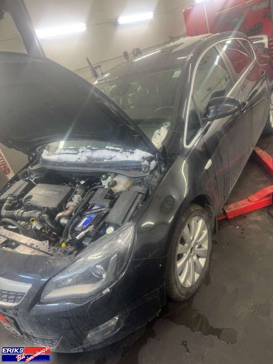 Opel Astra J, 2010-2015  delebil , Motorkode: A17DTR
