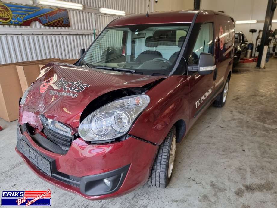 Opel Combo D 2012-2018 , Motorkode: 330A1000, Girkassekode: MML