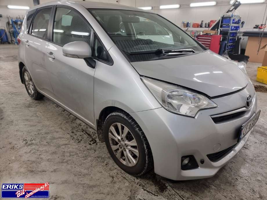 Toyota Verso-S 2011-2015 (COMBI) (COMBI), Motorkode: 1NR-FE, Girkassekode: 3040052220