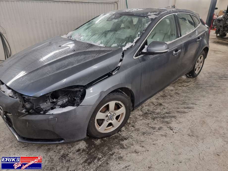 Volvo V40 2012-2019 , Motorkode: D4162T, Girkassekode: 