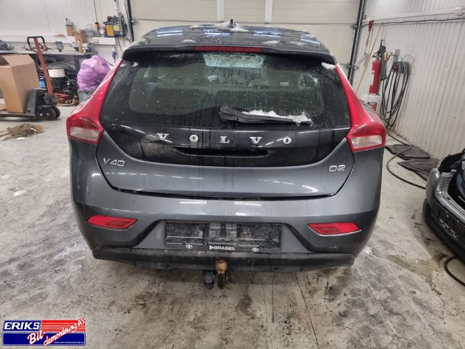 Volvo V40 2012-2019 , Motorkode: D4162T, Girkassekode: 