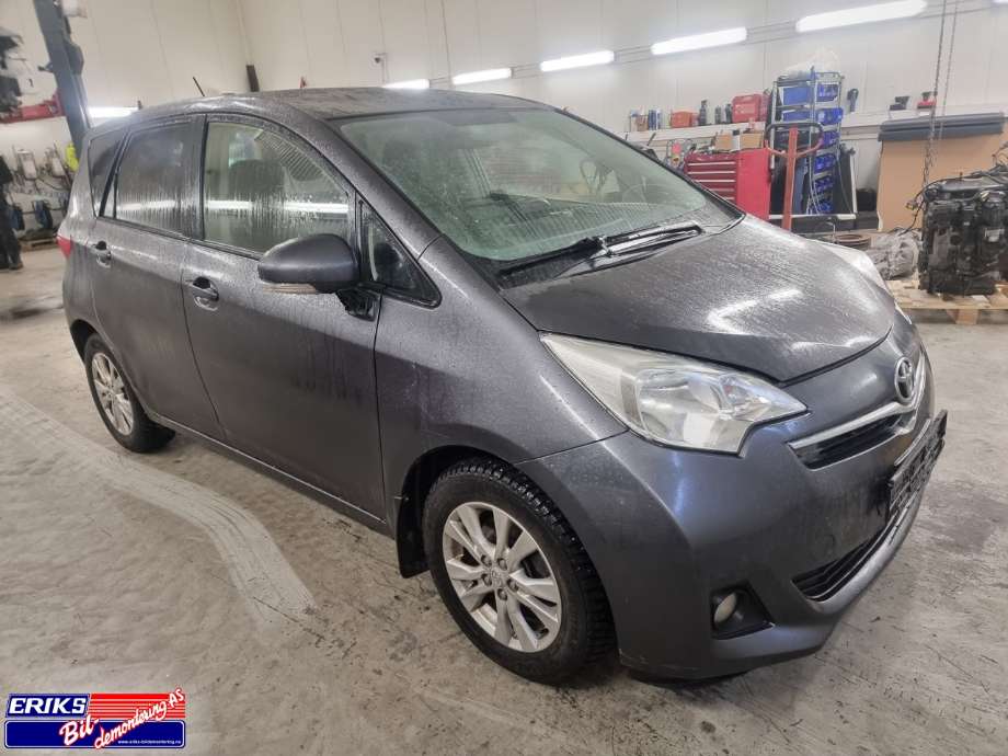 Toyota Verso-S 2011-2015 (COMBI) delebil , Motorkode: 1NR-FE, Girkassekode: 