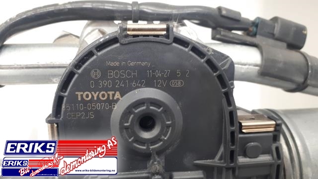 Viskermotor frontrute komplett m/overføring til Toyota Avensis 2009-2015 (Type III, Fase 1)  (BOSCH|0 390 241 642|)