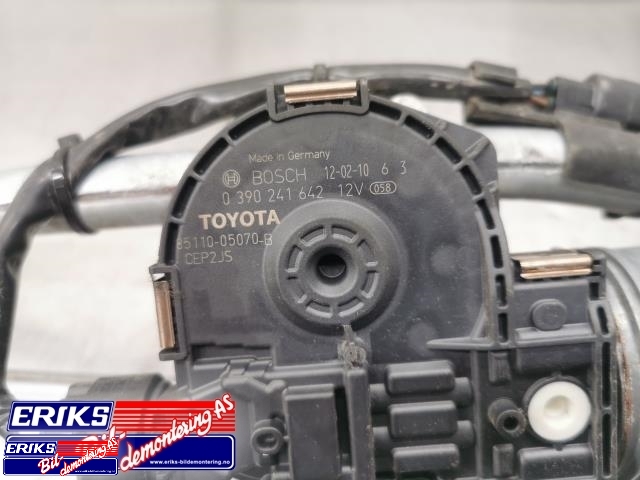 Viskermotor frontrute komplett m/overføring til Toyota Avensis 2009-2015 (Type III, Fase 1)  (BOSCH|0 390 241 642|85110-05070-B|)