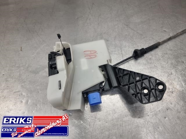 Låsekasse høyre foran til VW Transporter / Caravelle 2009-2015 (Fase 2) (T5) (T5) (7E1 837 016 B|3B1 837 016 CQ|)