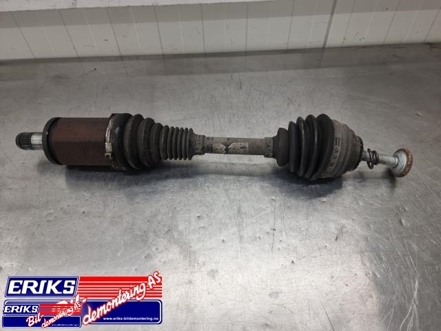 Drivaksel venstre foran, diesel/automat til BMW X1 2009-2015 (E84) (E84) (31 60 7 591 681|7 591 681|)
