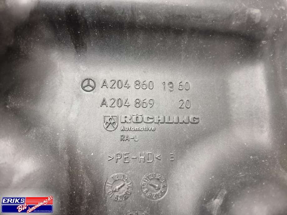 Spylertank foran til Mercedes C-Klasse 2011-2014 (Fase 2) (W204) (W204) (A 204 860 19 60|)