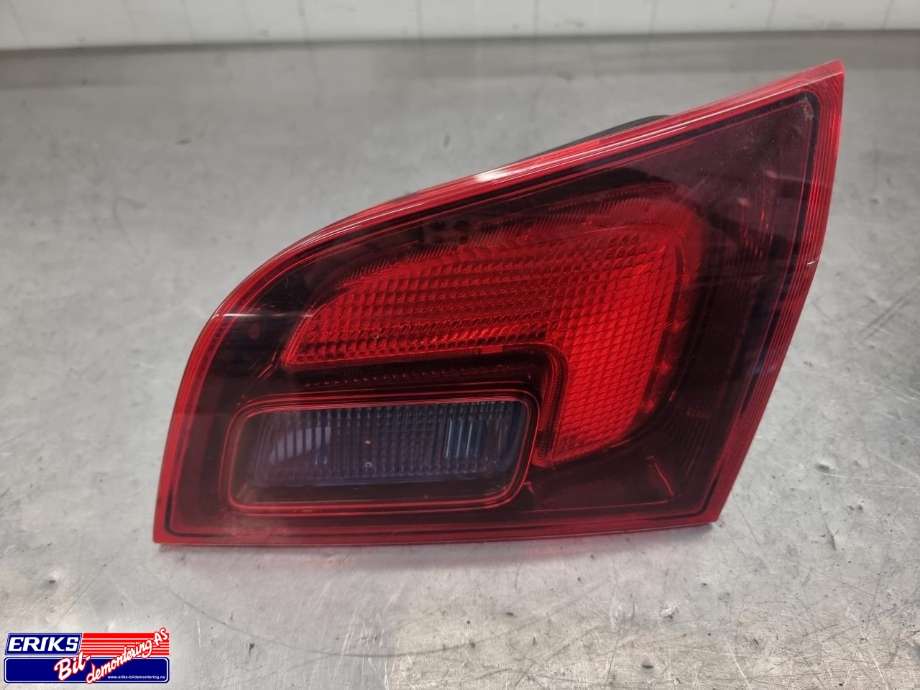 Baklykt høyre indre til Opel Astra J, 2010-2015