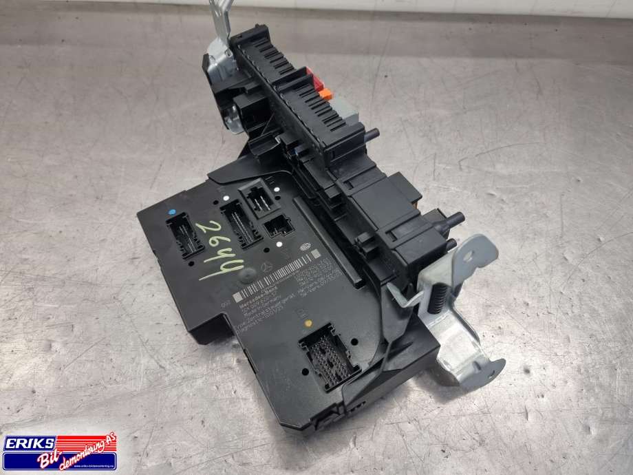 Sikringsboks bagasjerom til Mercedes E-Klasse, 2009-2013 (Fase 1) (W212) (W212) (HELLA|5DK 009 620-37)