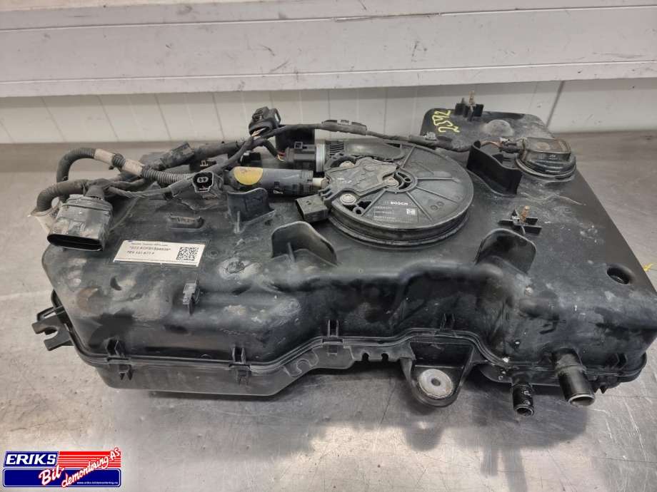 AdBlue tank til VW Transporter / Caravelle, 2015-2019 (T6) (T6) (7E0 131 877 F)