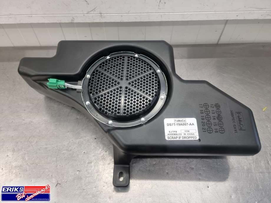 Bilstereo sub-woofer til Ford Mondeo, 2014-2019 (Type V, Fase 1)  (FOMOCO|DS7T-19A067-AA)
