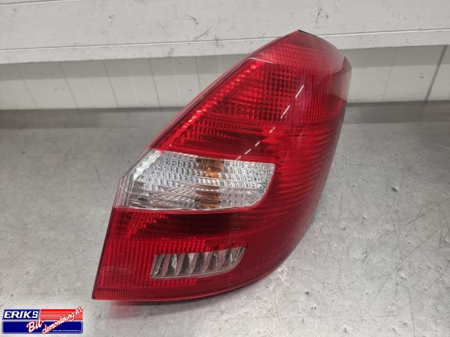 Baklykt høyre til Škoda Fabia 2010-2014 (Type II, Fase 2) (5J6 945 112|)