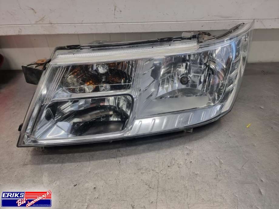 Frontlykt venstre halogen til Dodge Journey, 2008-2010