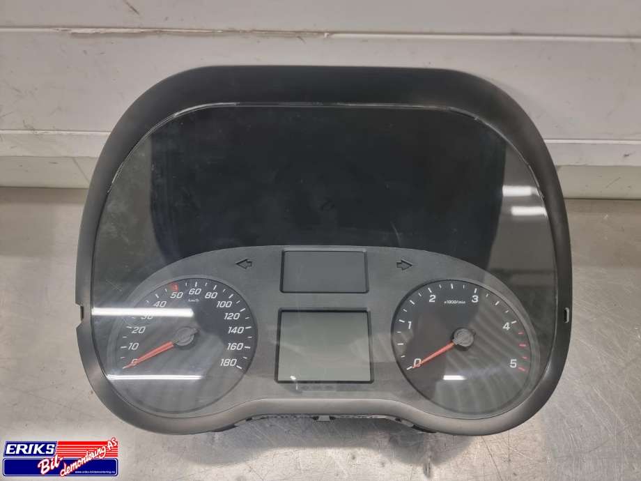 Instrumentpanel til Mercedes Sprinter, 2018-->> (907/910) (907/910) (A 907 900 24 06)