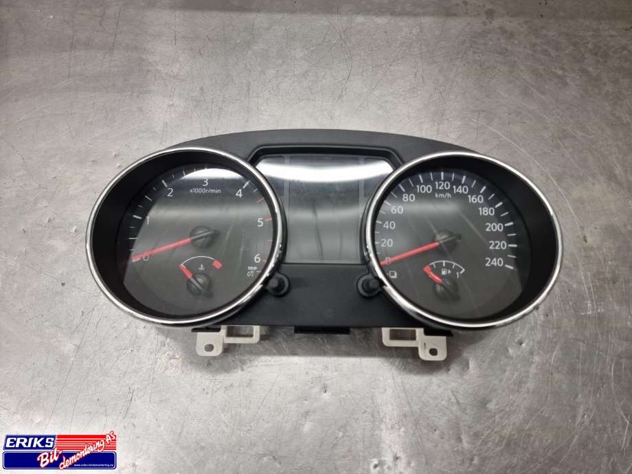 Instrumentpanel til Nissan Qashqai, 2010-2014 (Type I, Fase 2)  (24810BR51D)