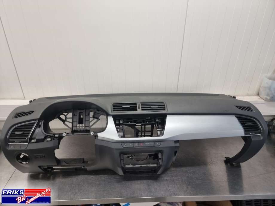 Dashbord til Škoda Fabia, 2014-2021 (Type III)  (6V1 857 009 T)