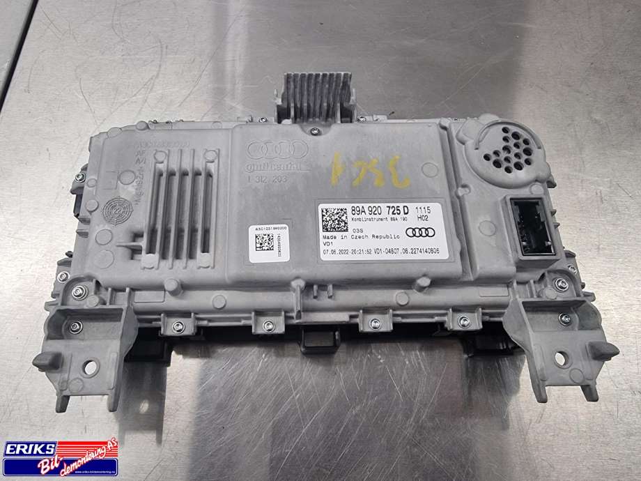 Instrumentpanel til Audi Q4 e-tron 2021-->>  (89A 920 725 D|)