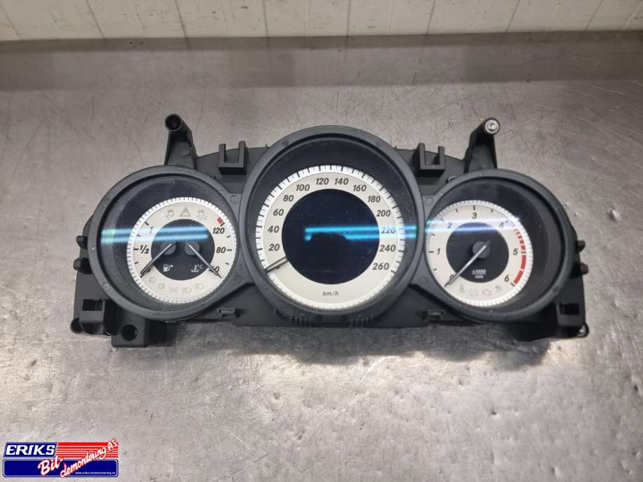 Instrumentpanel til Mercedes E-Klasse 2013-2016 (Fase 2) (W212) (W212) (A2129000825|)