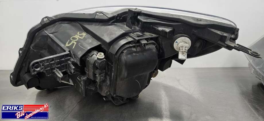 Frontlykt høyre halogen til Mercedes Citan 2012-2021 (W415) (W415) (A 415 820 27 00|)