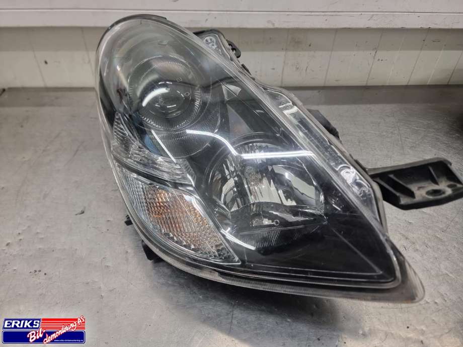 Frontlykt høyre halogen til Citroën C-Zero, 0-->>  