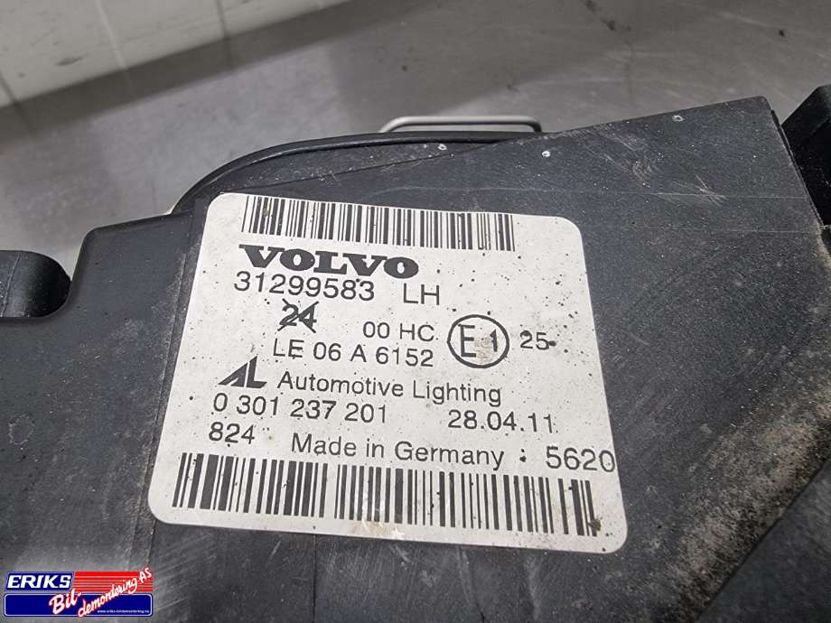 Frontlykt venstre halogen til Volvo V50 2004-2007 (Fase 1)  (31299583|)