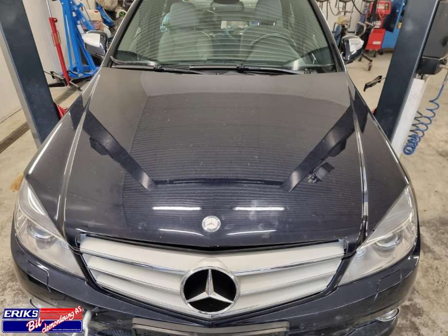 Panser til Mercedes C-Klasse, 2007-2011 (Fase 1) (W204) (W204) (A 204 880 06 57)