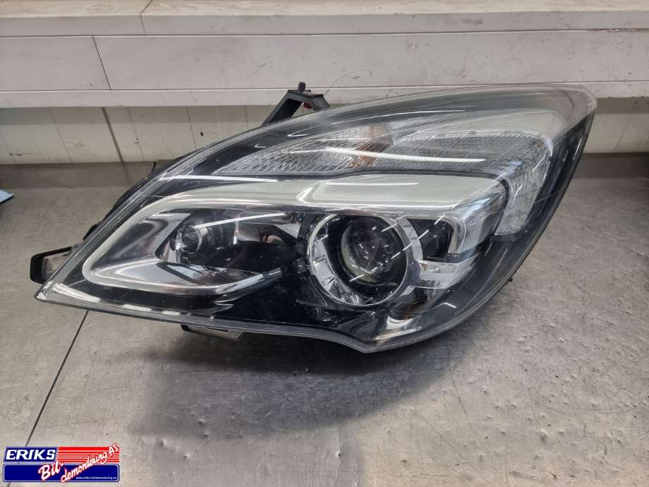 Frontlykt venstre halogen til Opel Meriva B, 2010-2017  (13372333)