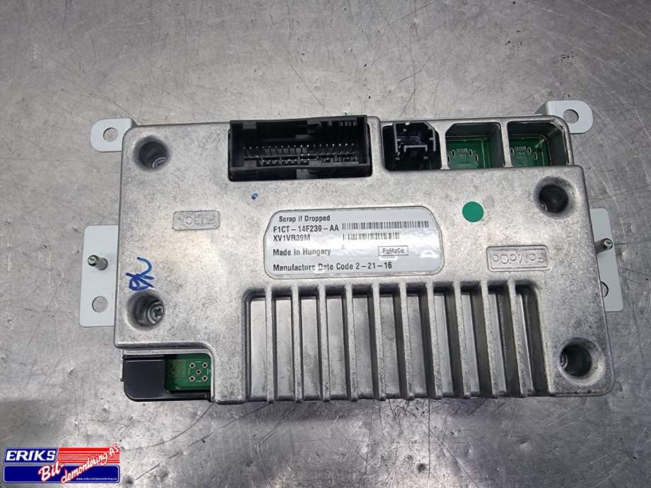 Bilstereo navigasjon skjerm til Ford Kuga 2013-2019  (F1CT-14F239-AA|)