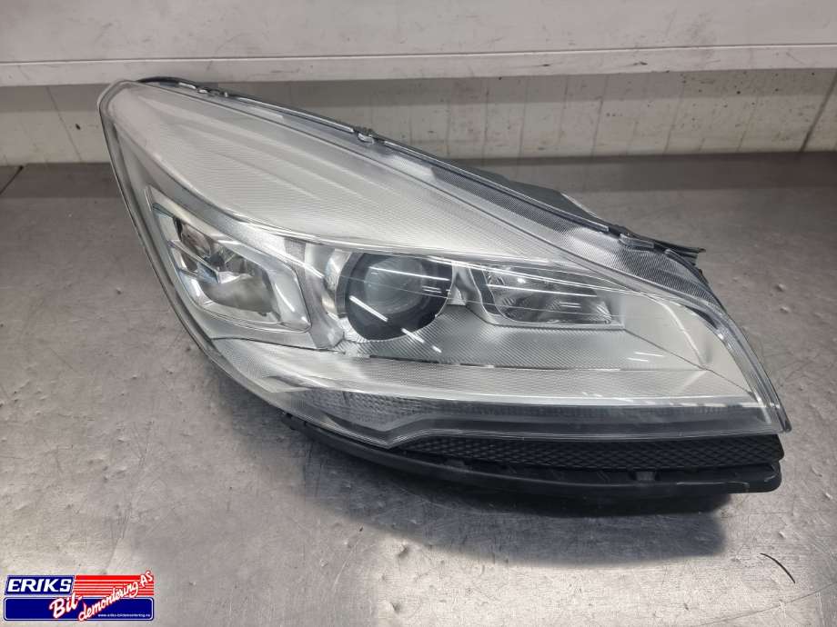 Frontlykt høyre xenon til Ford Kuga, 2013-2019  (VALEO|CV44-13D154-AK)
