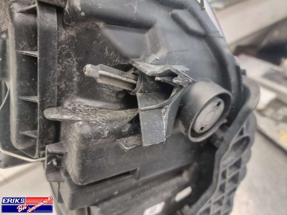 Frontlykt høyre xenon til Ford Kuga 2013-2019  (VALEO|CV44-13D154-AK|5258474|)