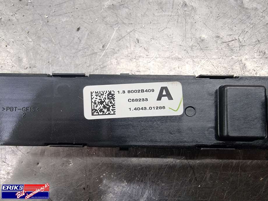 Bryter nødblink til Mitsubishi Outlander 2012-2015 (Type III, Fase 1)  (8002B409A|)