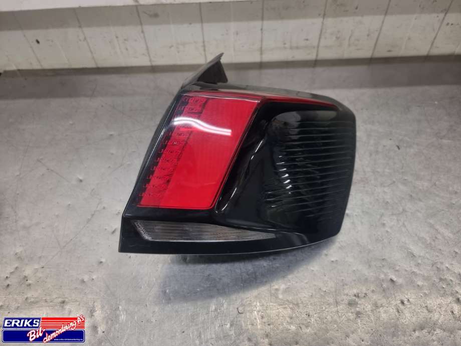 Baklykt høyre ytre til Peugeot 3008, 2016-->> (Type II)  (98 104 770 80)