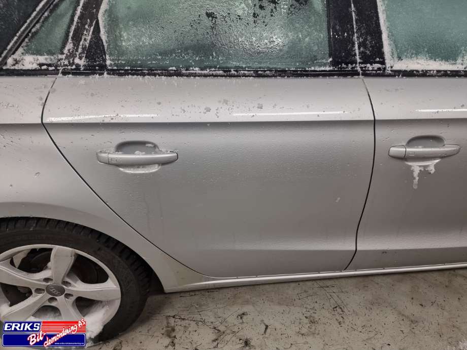 Dør høyre bak til Audi A1, 2010-2014 (Type I, Fase 1) (8X4 833 052 B)