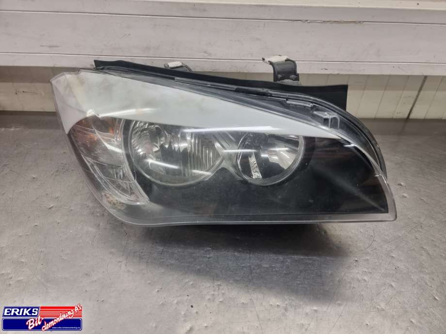 Frontlykt høyre halogen til BMW X1, 2009-2015 (E84) (E84) (63 11 2 990 002)