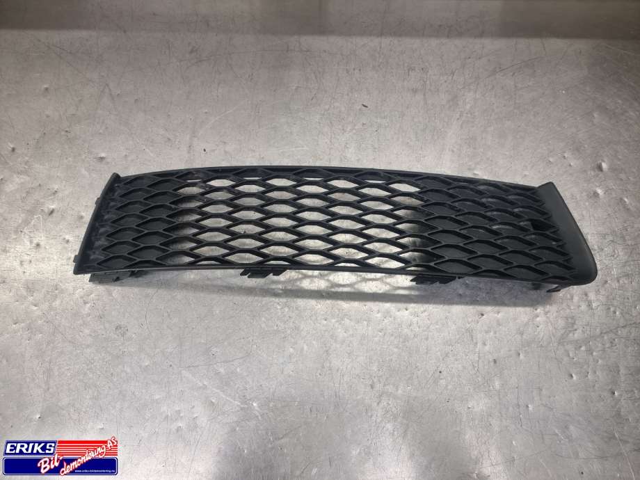 Grill høyre til Audi Q7, 2010-2015 (Type I, Fase 2)  (4L0807698B)